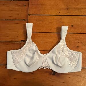 White Wonderbra bra size 44B, brand new & never worn